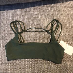 MIKOH KAPA’A top. Medium. Army.